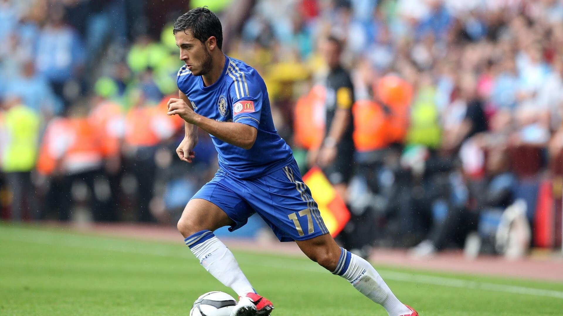 开云下载-英超补时绝平，精彩瞬间锁定比赛焦点，英超争4